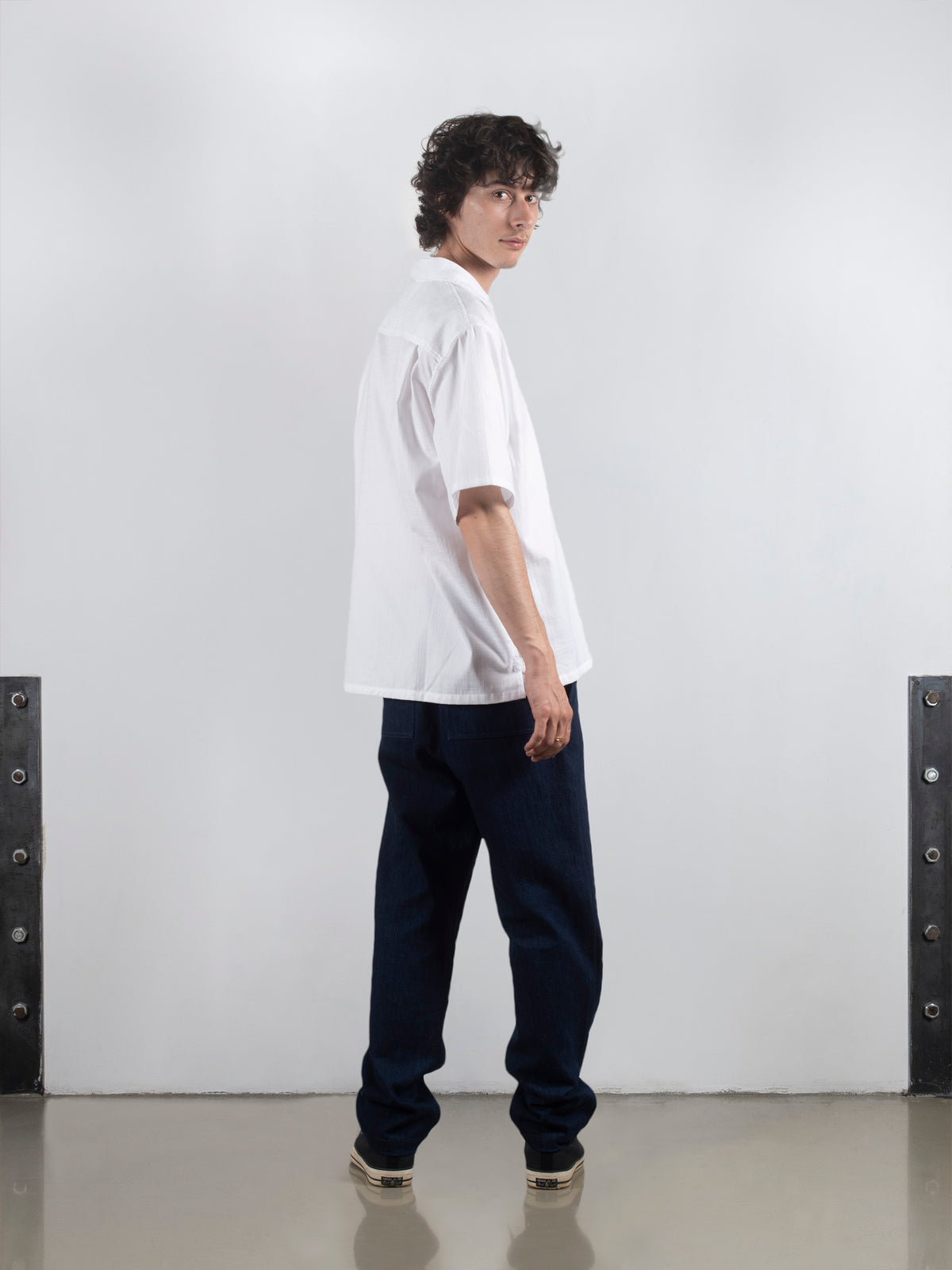  Man Model showcasing relaxed fit Flanello Shirt in white crisp cotton