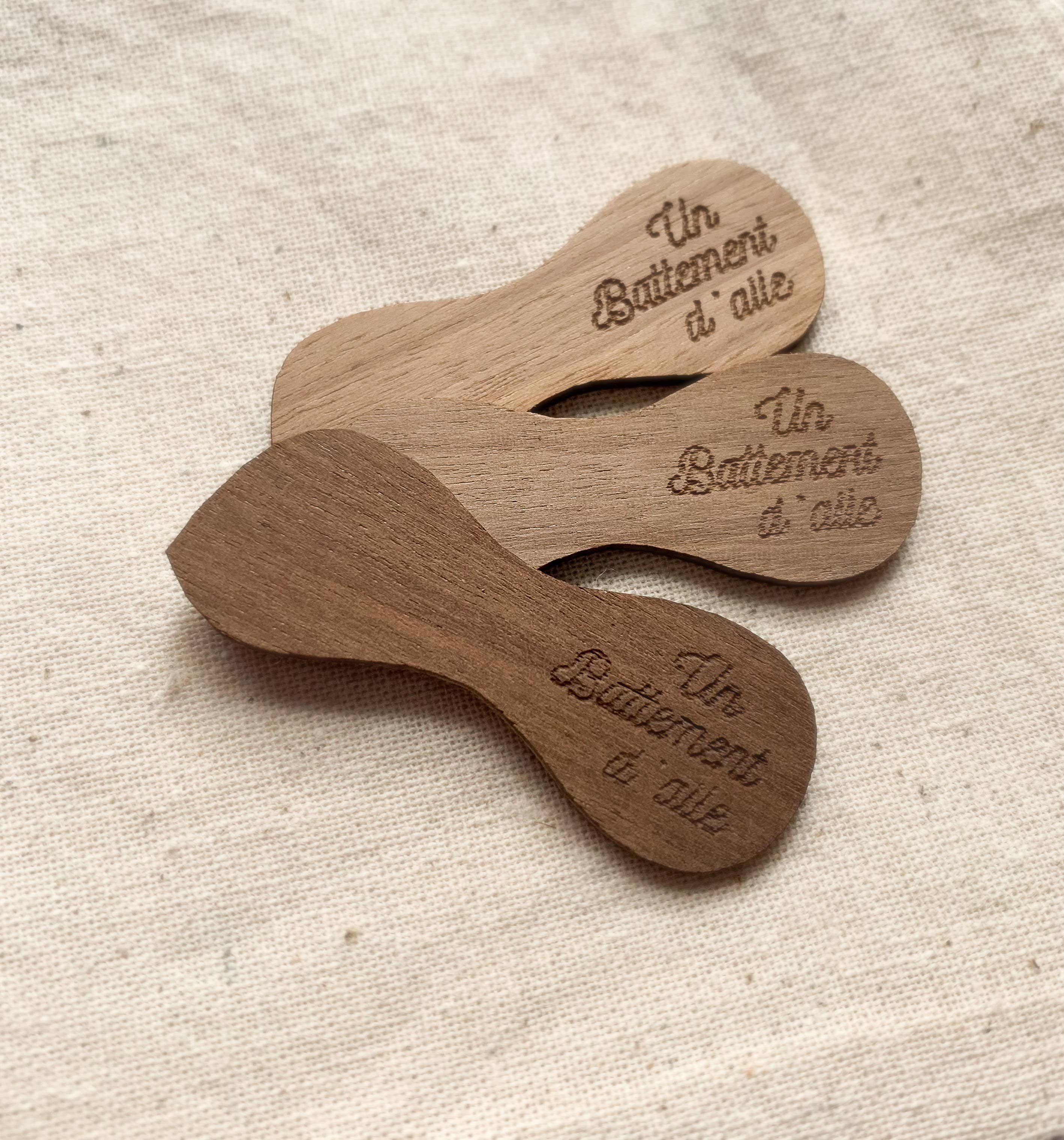 Handcrafted Walnut Wooden Spatula - Ideal for Precise Cosmetic Application