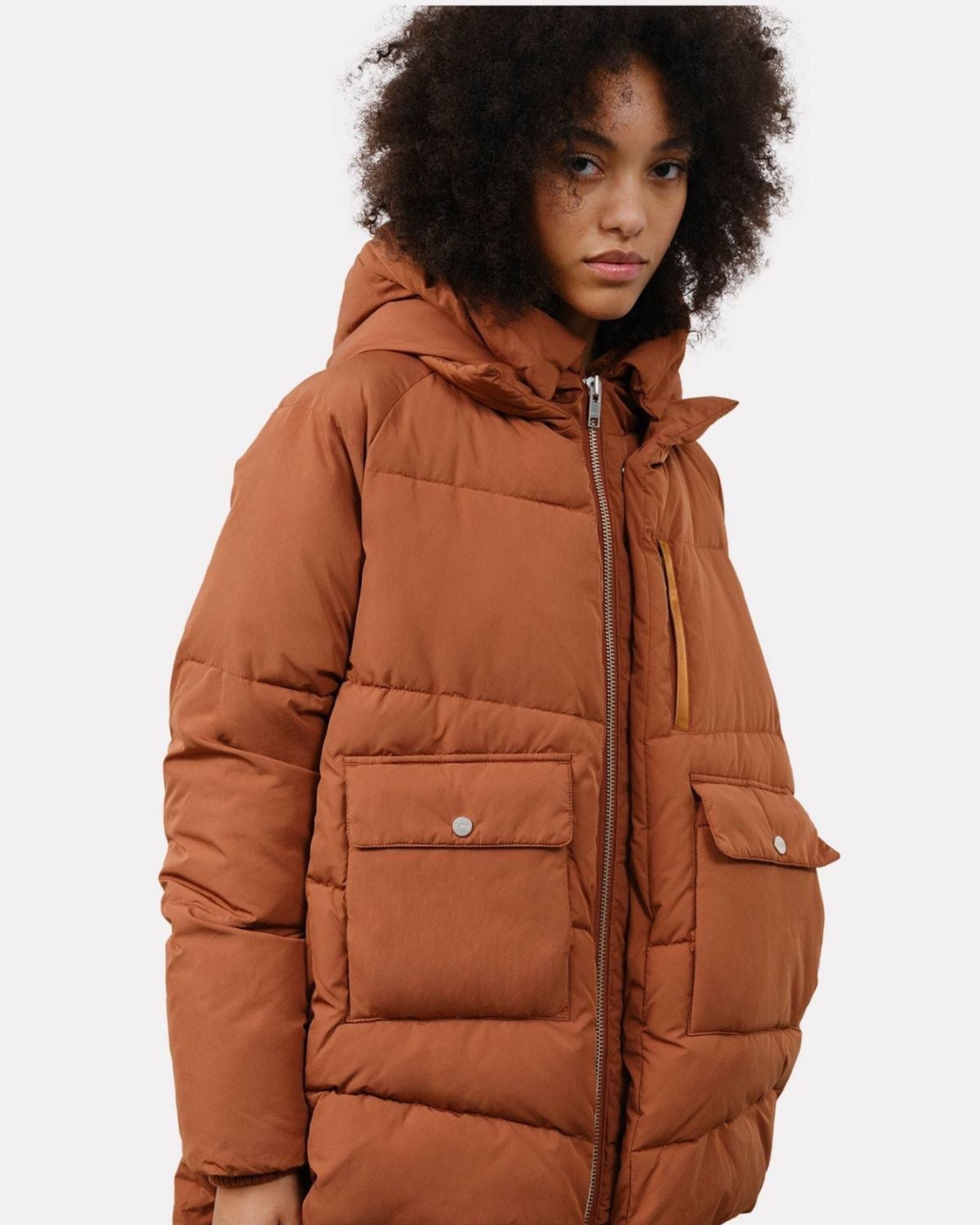 EMBASSY OF BRICKS & LOGS - LYNDON Puffer Jacket | Bisquit