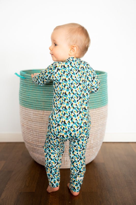 TILOUCO - Organic Cotton Pyjamas | Feather Print