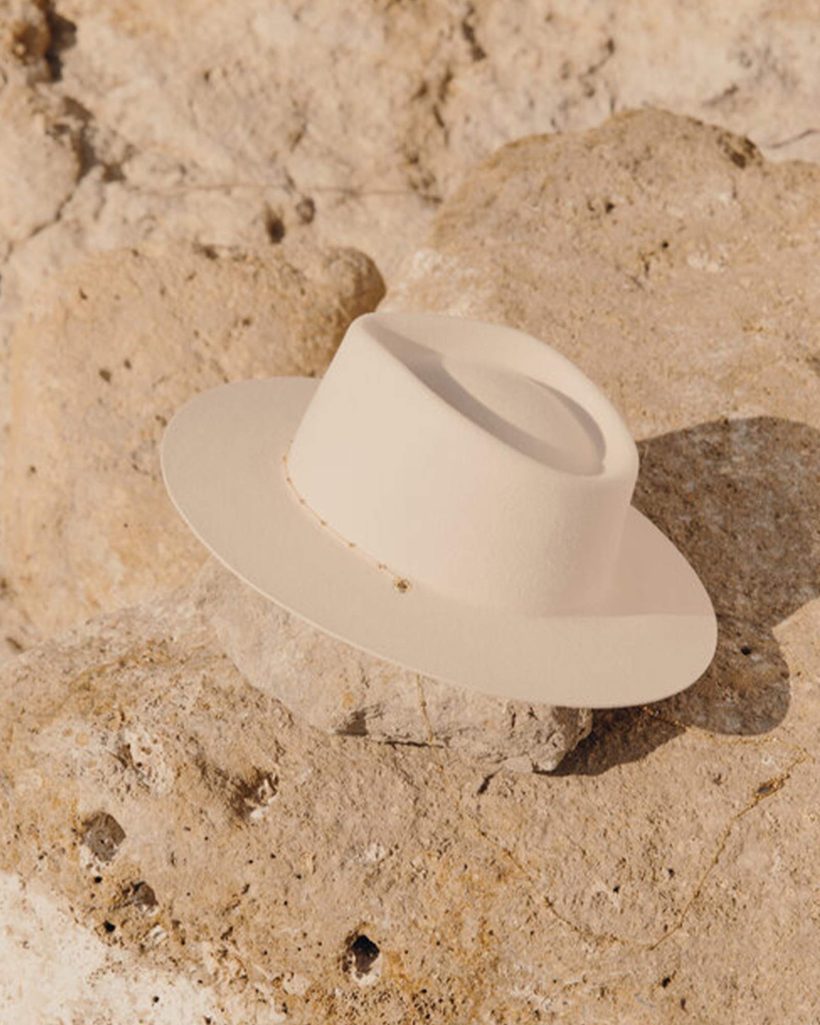 VAN PALMA - ESMÉE Chain Strap Fedora Hat | Off White